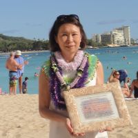 昨年、メールで問い合わせを頂き、今回までに数回ハワイにいらして、その都度レッスンを受け、宿題で持ち帰ったりして、カリキュラムを少しずつクリアして行き、インストラクター「 Yoko Malie 」の誕生です